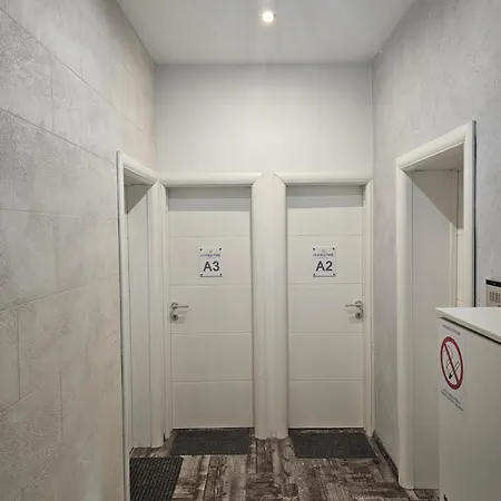 Park Apartment *